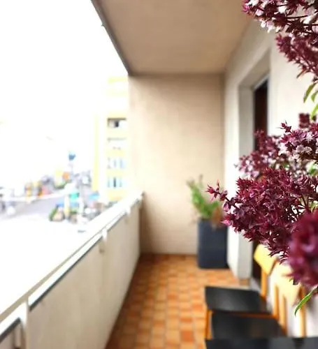Nr 1 With 2 Balconies 3 Bedrooms Near Main Train Station Apartment *