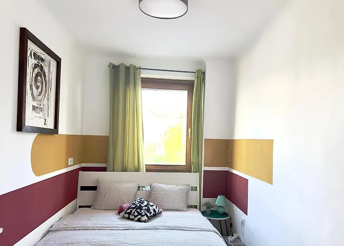 Nr 1 With 2 Balconies 3 Bedrooms Near Main Train Station Apartment